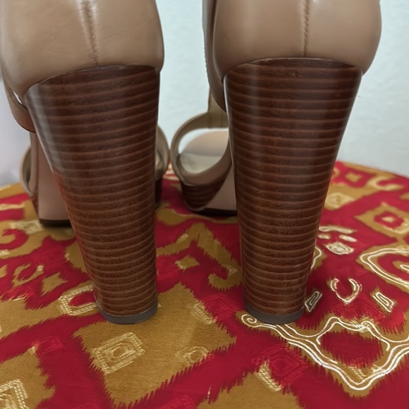 Michael Kors Platform Heels 6 - Picture 2 of 5